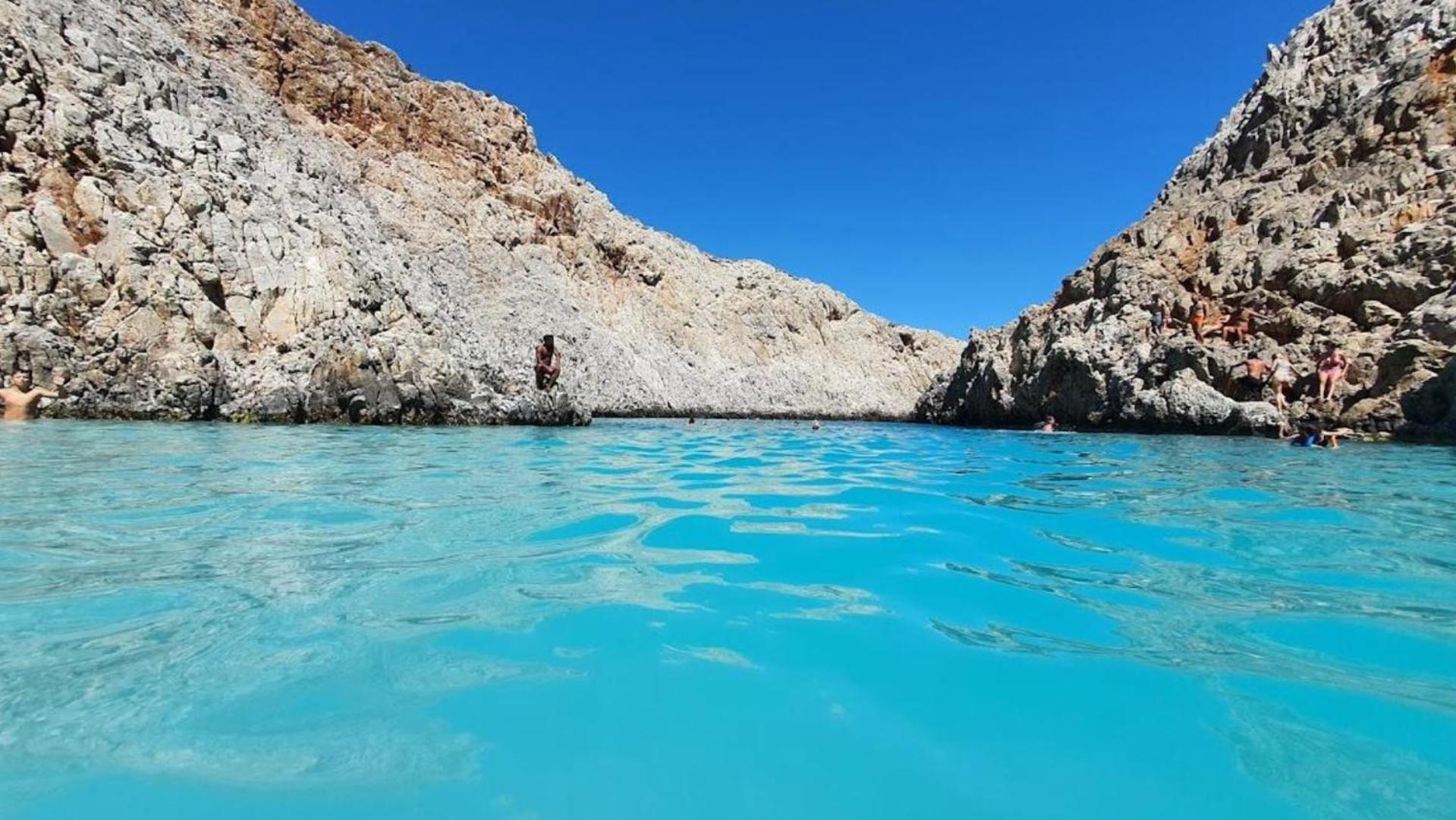 Luxury Oasis In Chania - Private Pool, Bbq & Garden By Wehome Apartamento Chrissi Akti Chania